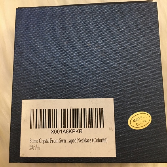 NWT!!! Colorful Flower Shaped Necklace - Picture 5 of 5